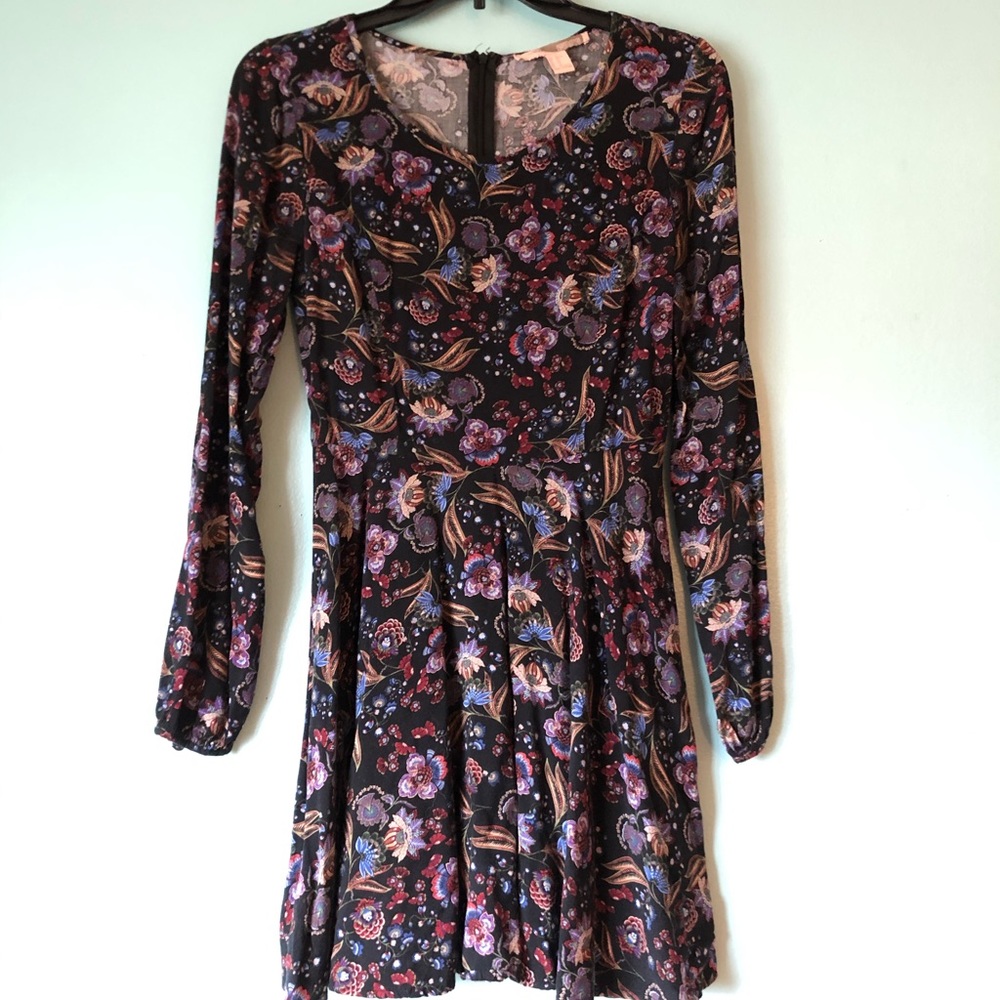 Short long sleeve paisley floral dress